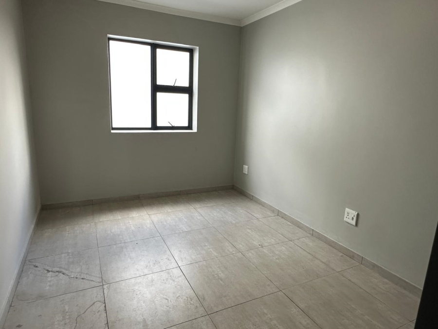 To Let 2 Bedroom Property for Rent in Oakglen Western Cape
